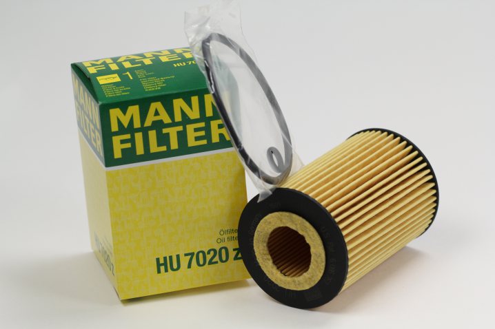 MANN-FILTER HU 7020 z Flüssigkeitsfilterelement (metallfrei)