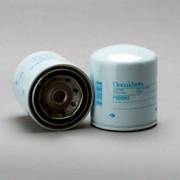 P550942 oil filter (spin-on)