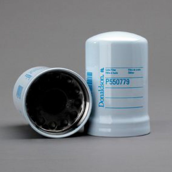 P550779 oil filter (spin-on)