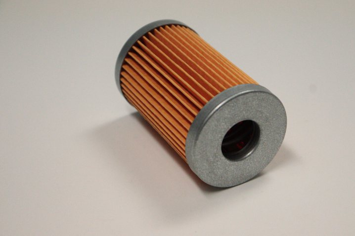 P 5005 fuel filter element