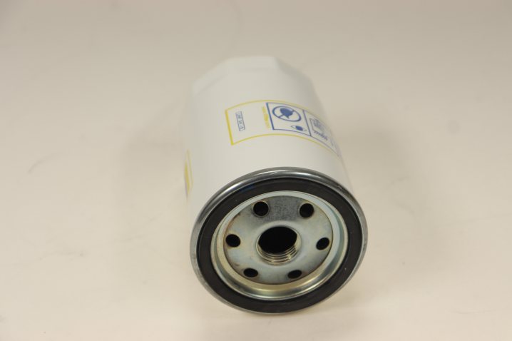 ZP523A1 oil filter (spin-on)