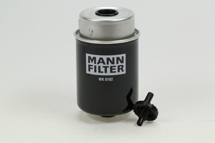 WK 8102 fuel filter spin-on